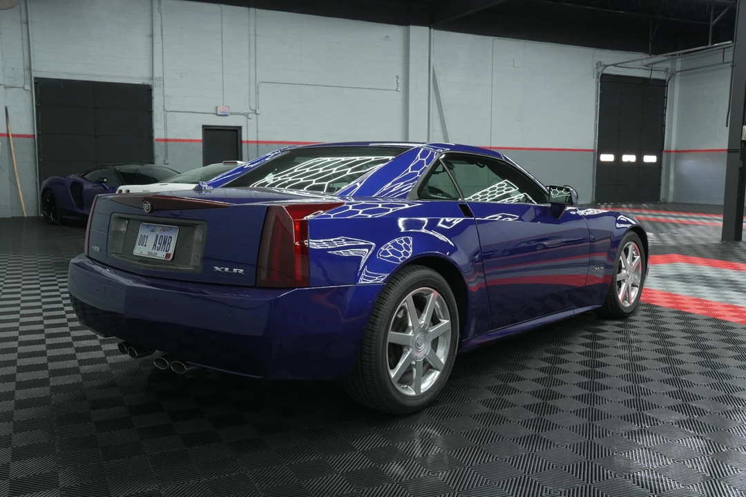 2005 Cadillac XLR - Image 5 of 31