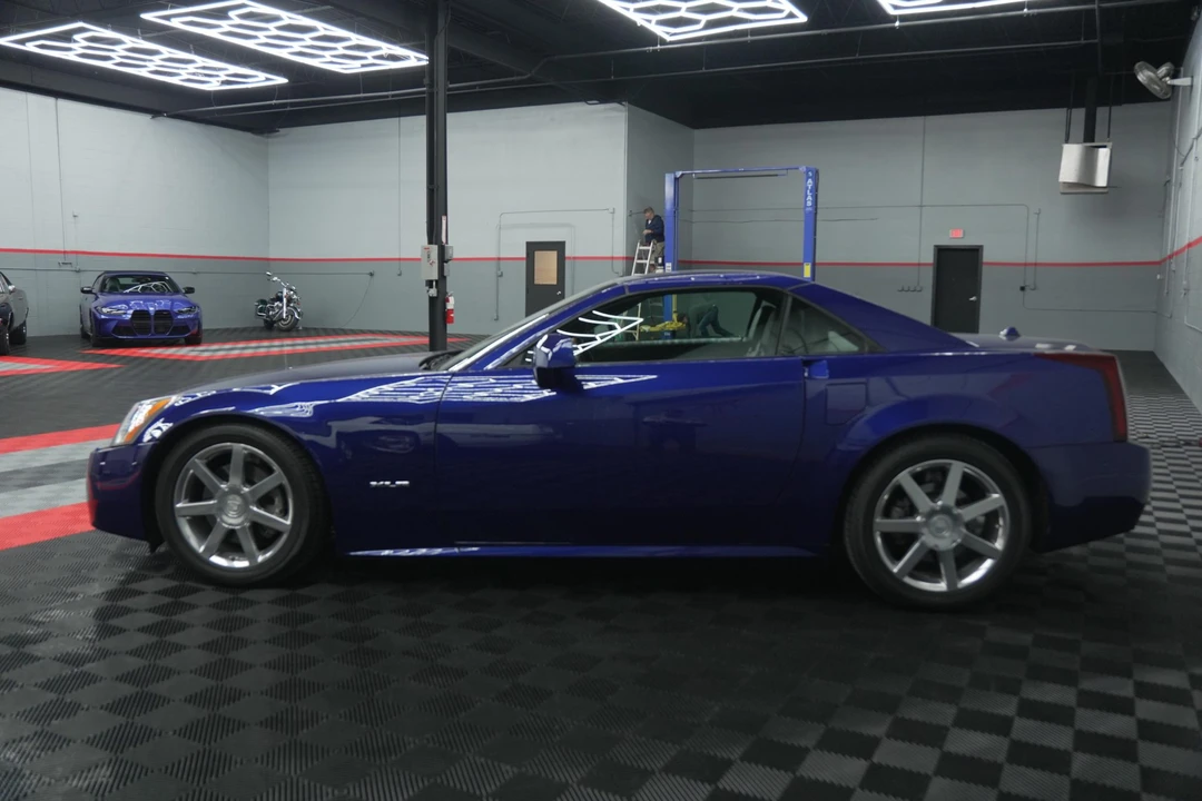 2005 Cadillac XLR - Image 7 of 31