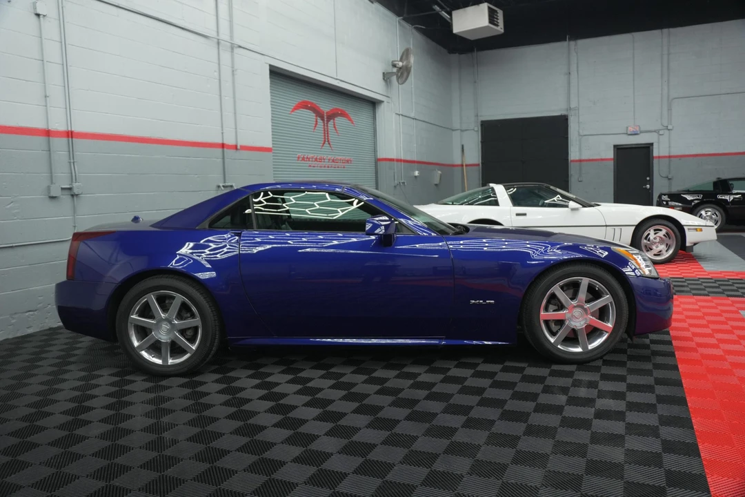 2005 Cadillac XLR - Image 4 of 31