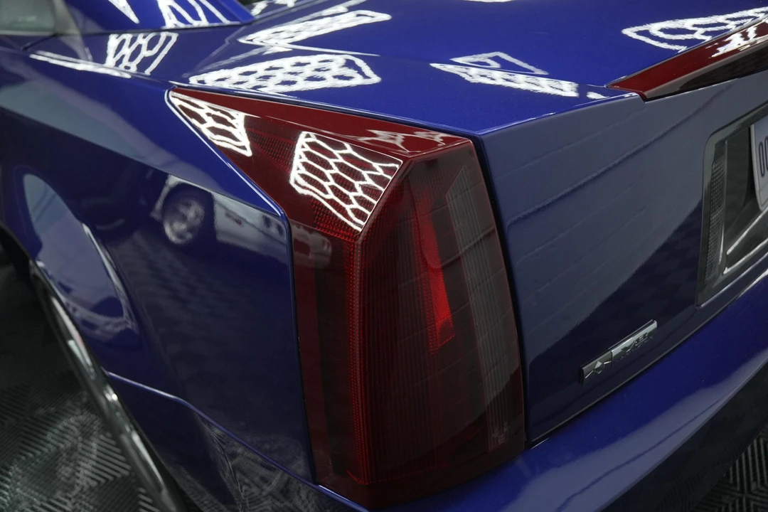 2005 Cadillac XLR - Image 29 of 31