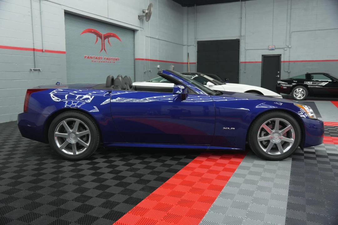 2005 Cadillac XLR - Image 10 of 31