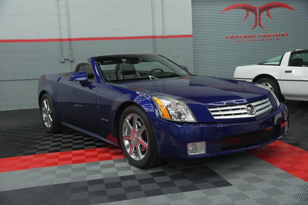 2005 Cadillac XLR - Image 9 of 31