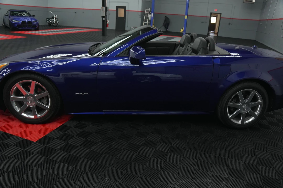 2005 Cadillac XLR - Image 24 of 31