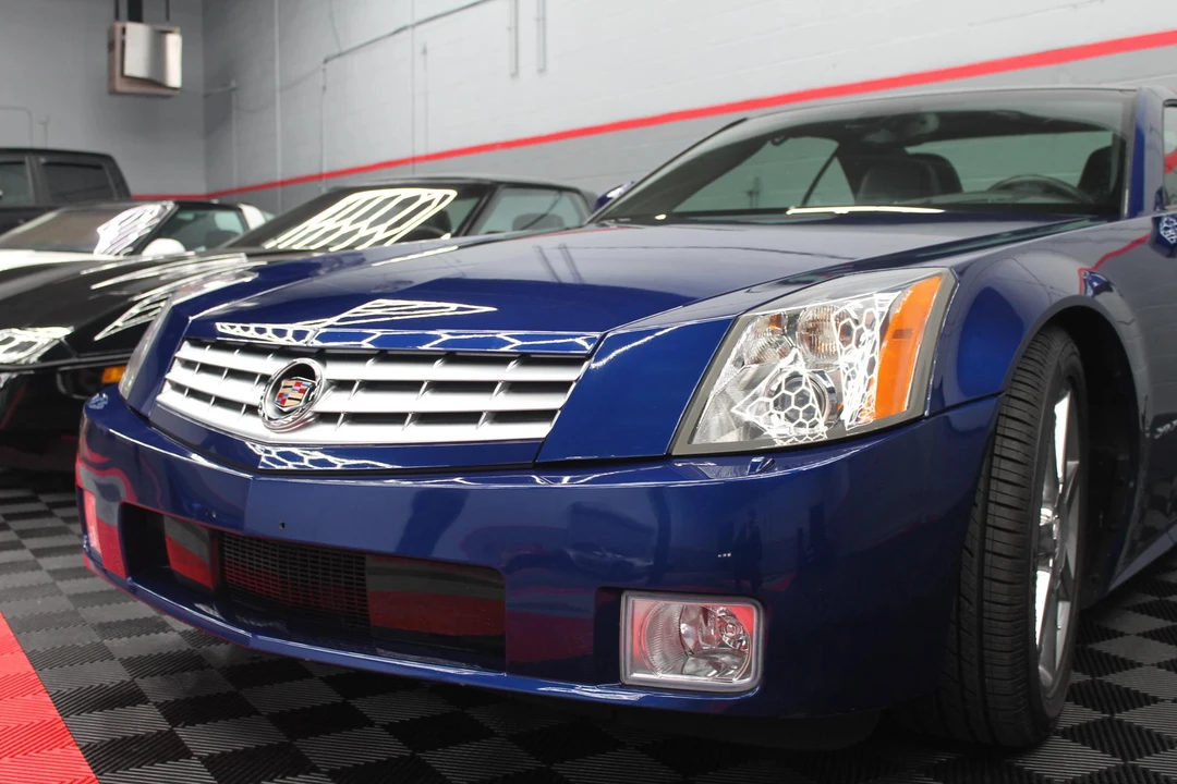 2005 Cadillac XLR - Image 21 of 31