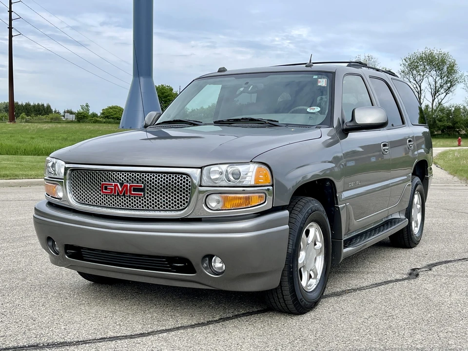 2005 GMC Yukon 2nd Gen - Image 13 of 31