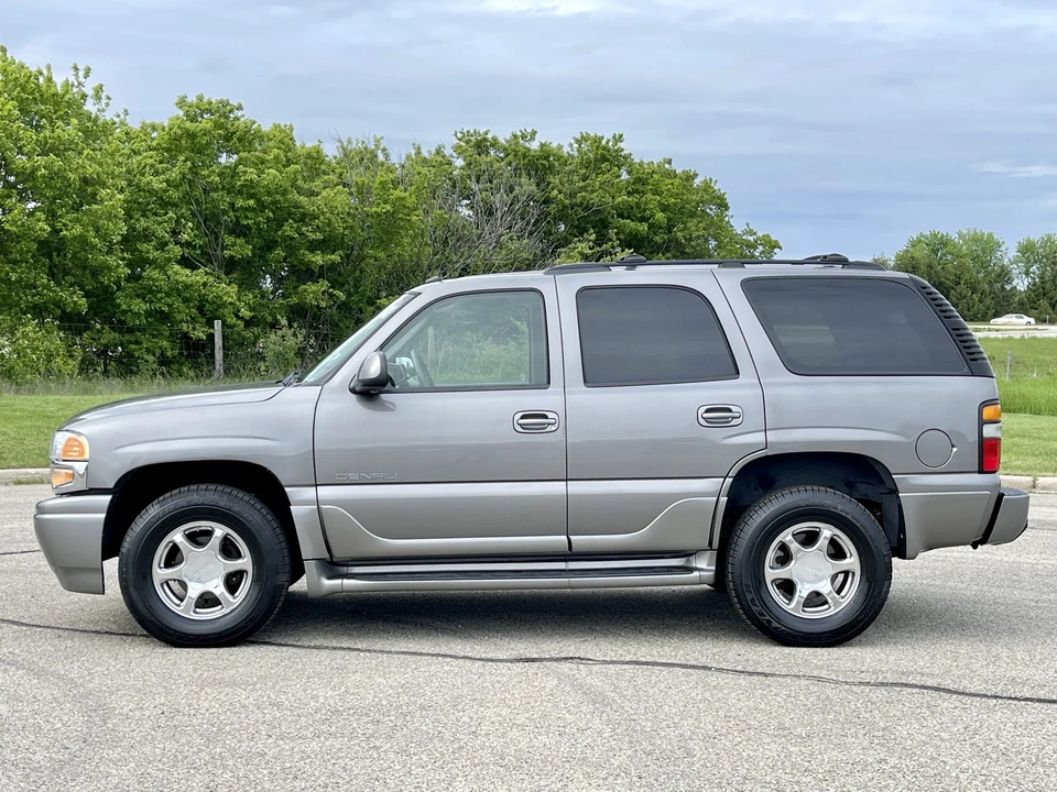 2005 GMC Yukon 2nd Gen - Image 21 of 31