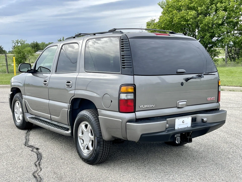 2005 GMC Yukon 2nd Gen - Image 19 of 31