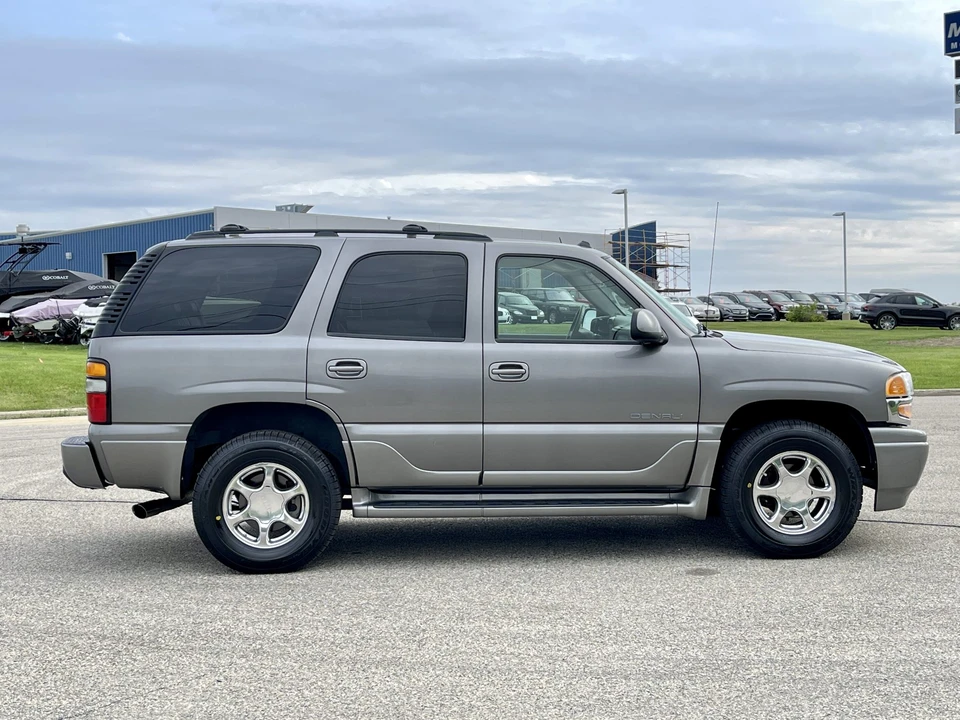 2005 GMC Yukon 2nd Gen - Image 16 of 31