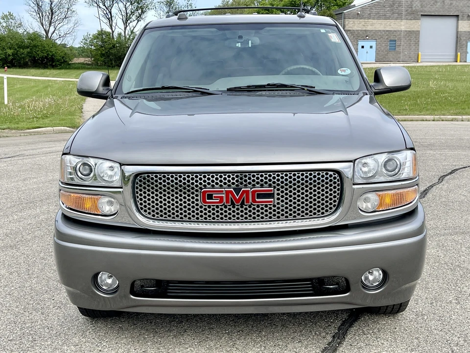 2005 GMC Yukon 2nd Gen - Image 14 of 31