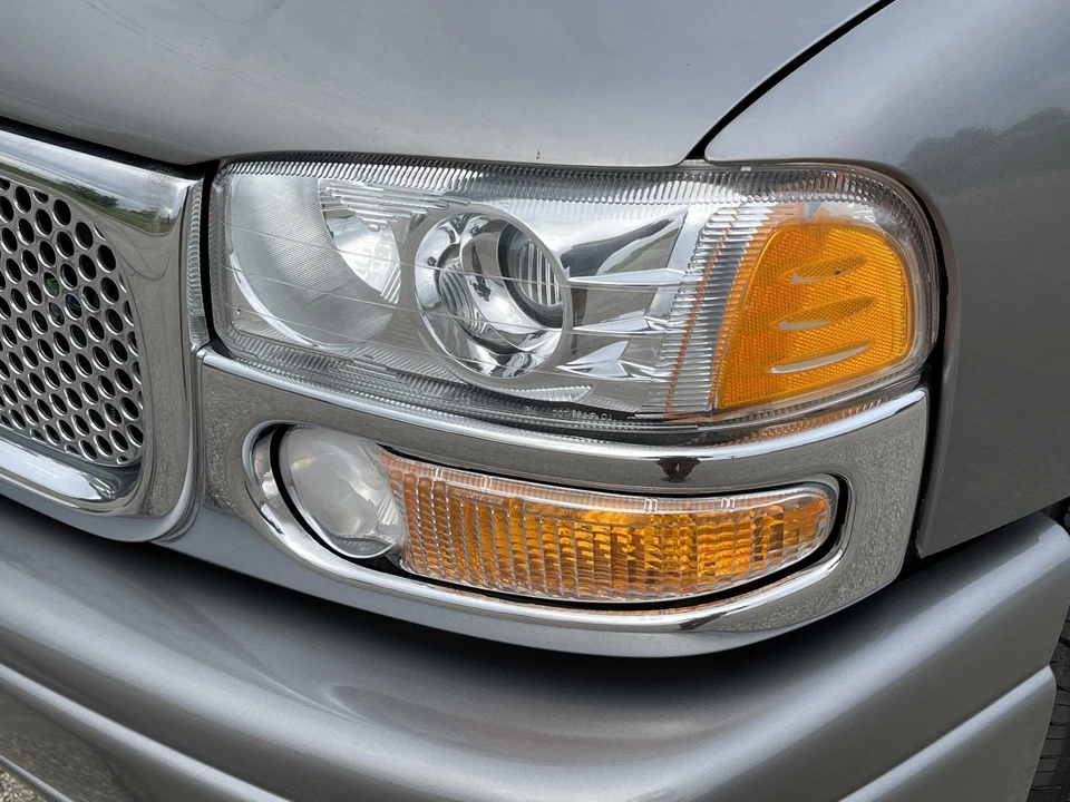 2005 GMC Yukon 2nd Gen - Image 30 of 31