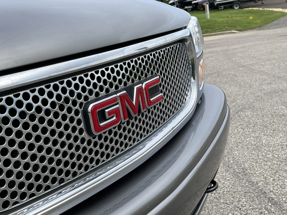 2005 GMC Yukon 2nd Gen - Image 25 of 31