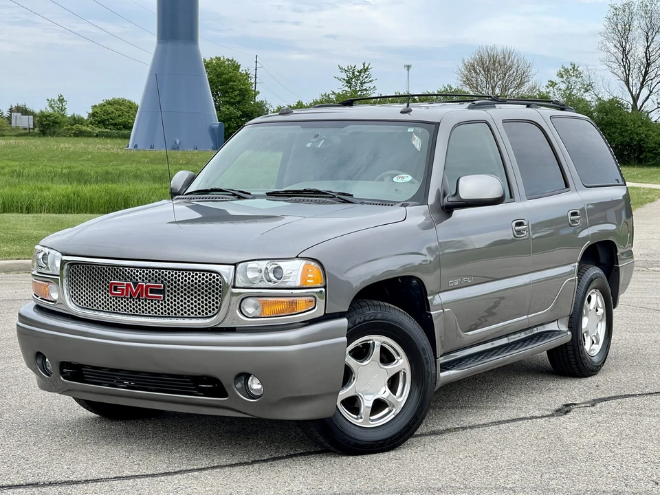2005 GMC Yukon 2nd Gen - Image 12 of 31