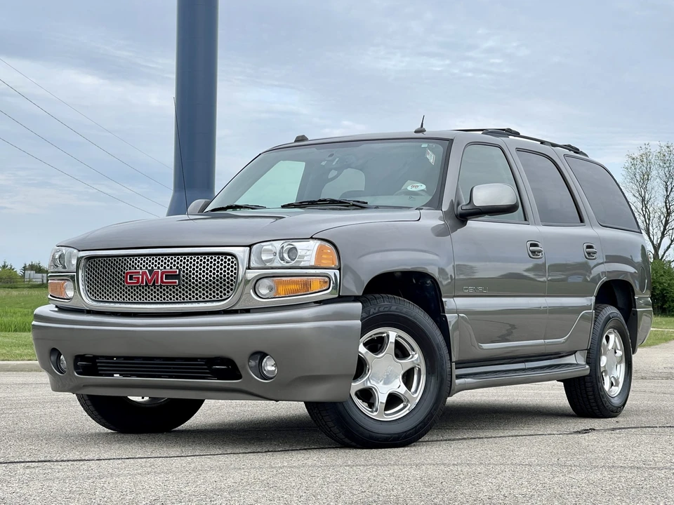 2005 GMC Yukon 2nd Gen - Image 10 of 31