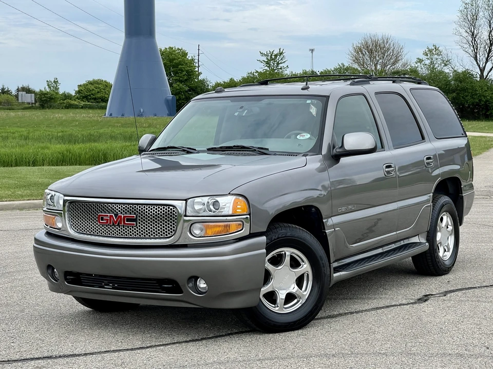 2005 GMC Yukon 2nd Gen - Image 11 of 31