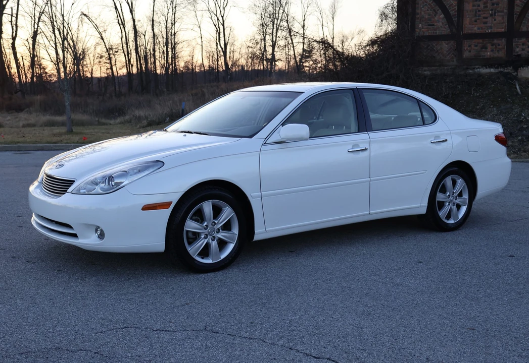 2005 Lexus ES 4th Gen - Image 2 of 31