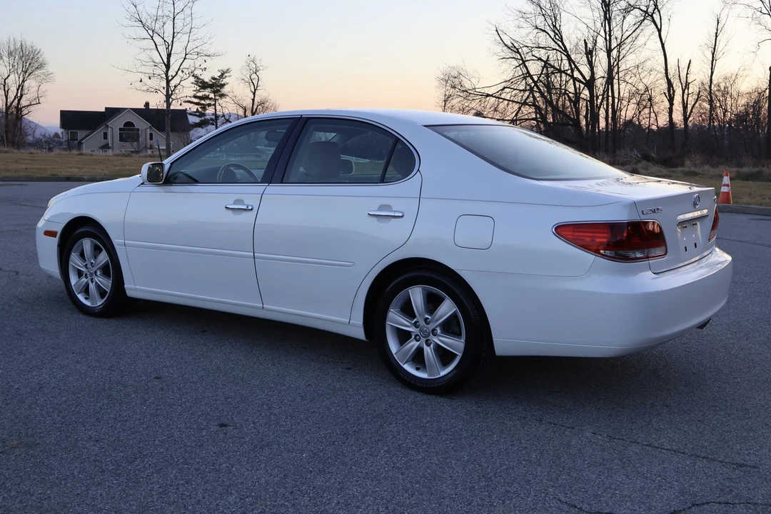 2005 Lexus ES 4th Gen - Image 13 of 31