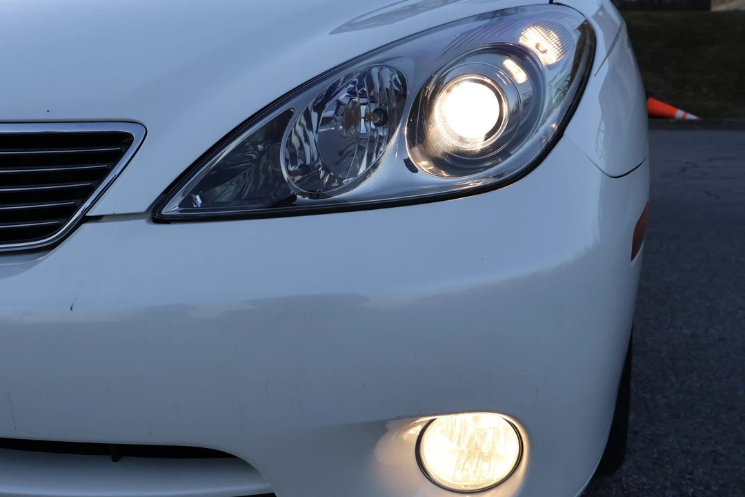2005 Lexus ES 4th Gen - Image 24 of 31