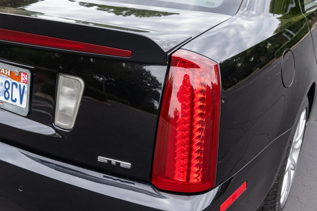2006 Cadillac STS-V - Image 24 of 31