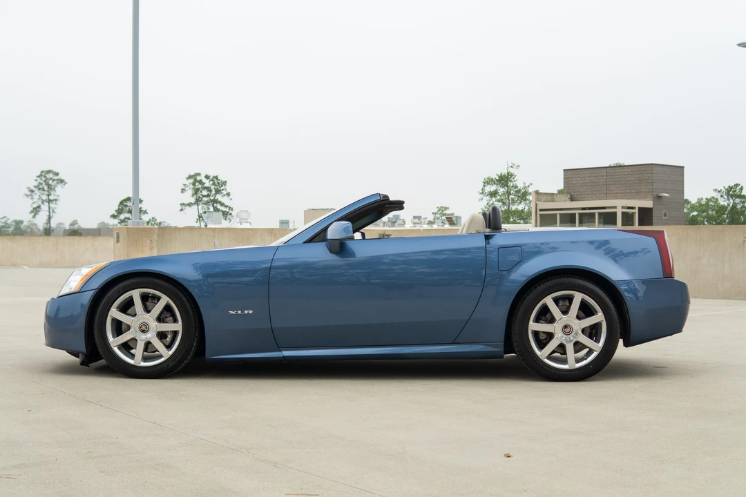 2006 Cadillac XLR - Image 9 of 31