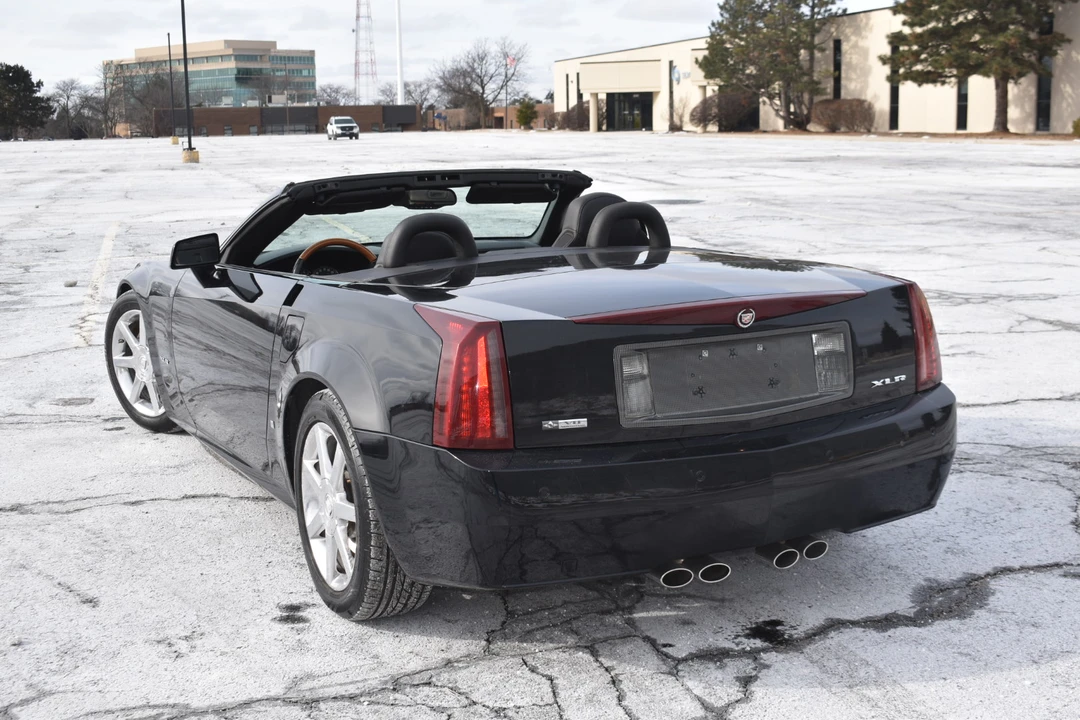 2006 Cadillac XLR - Image 22 of 31