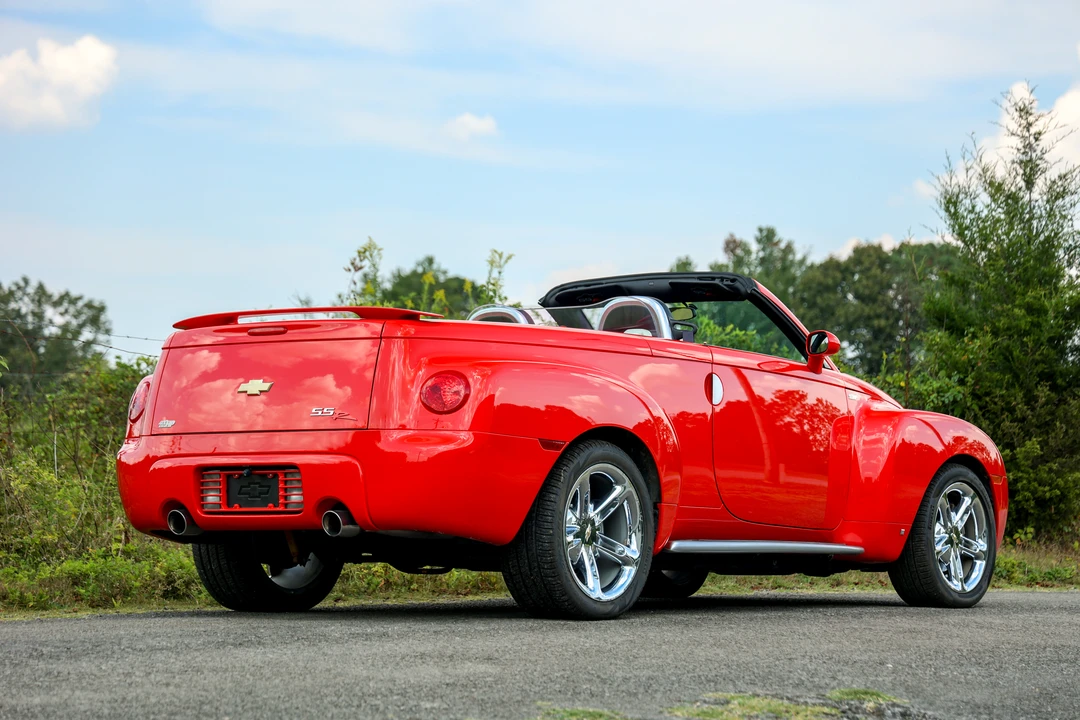 2006 Chevrolet SSR - Image 8 of 31