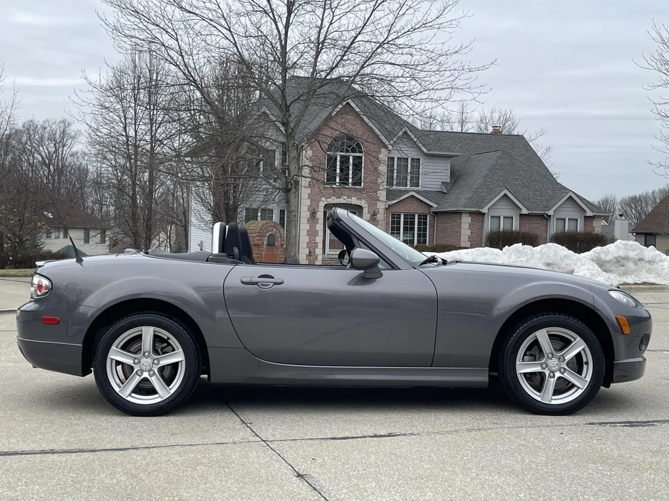 2006 Mazda NC MX-5 Miata - Image 17 of 31