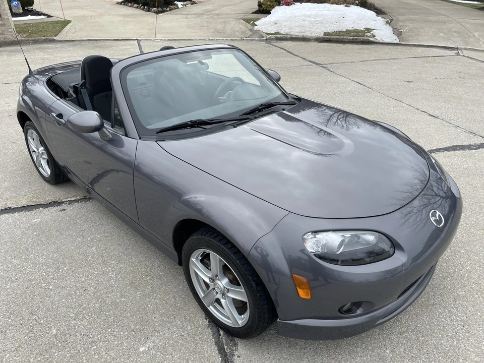 2006 Mazda NC MX-5 Miata - Image 24 of 31