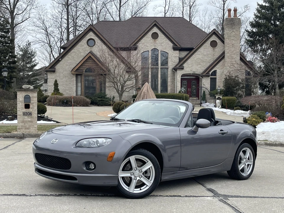 2006 Mazda NC MX-5 Miata - Image 2 of 31