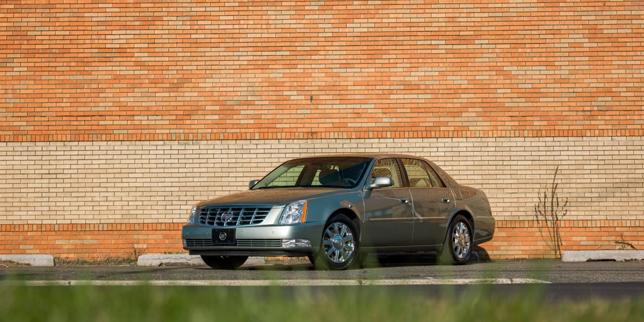 2007 Cadillac DTS - Image 2 of 31