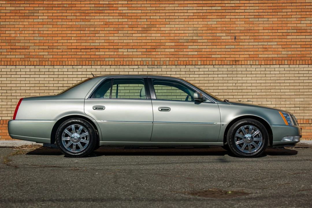 2007 Cadillac DTS - Image 19 of 31