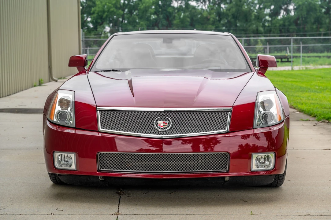 2007 Cadillac XLR-V - Image 10 of 31