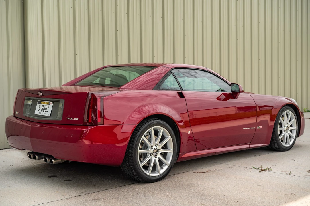 2007 Cadillac XLR-V - Image 7 of 31