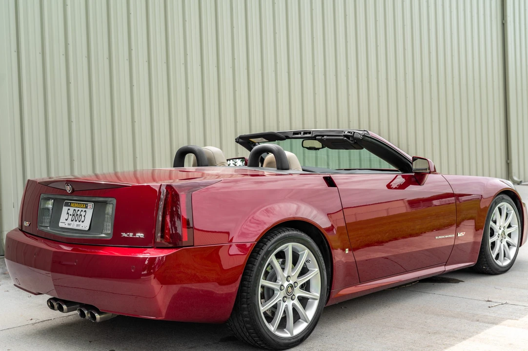 2007 Cadillac XLR-V - Image 16 of 31