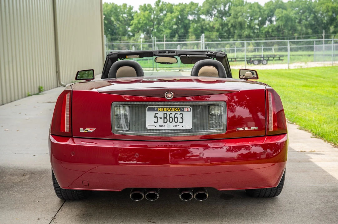 2007 Cadillac XLR-V - Image 15 of 31