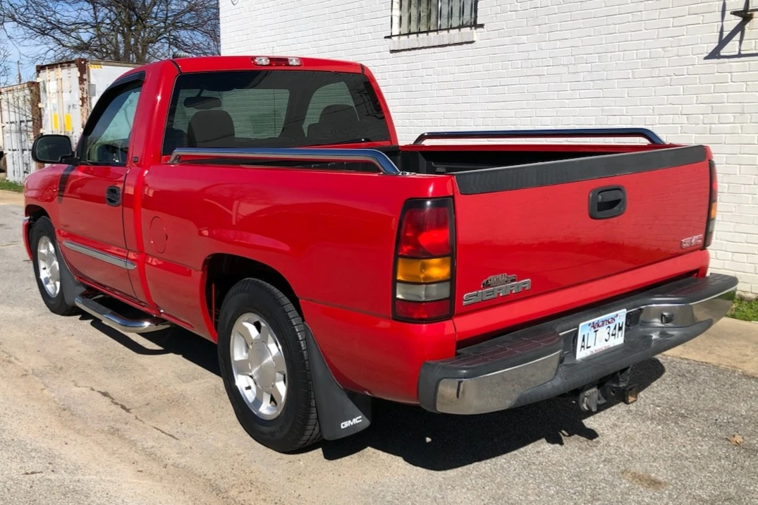 2007 GMC Sierra 2nd Gen - Image 5 of 31