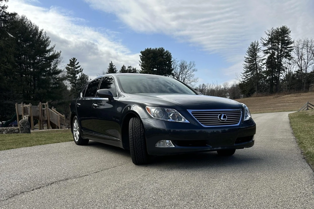 2007 Lexus LS 4th Gen - Image 4 of 31