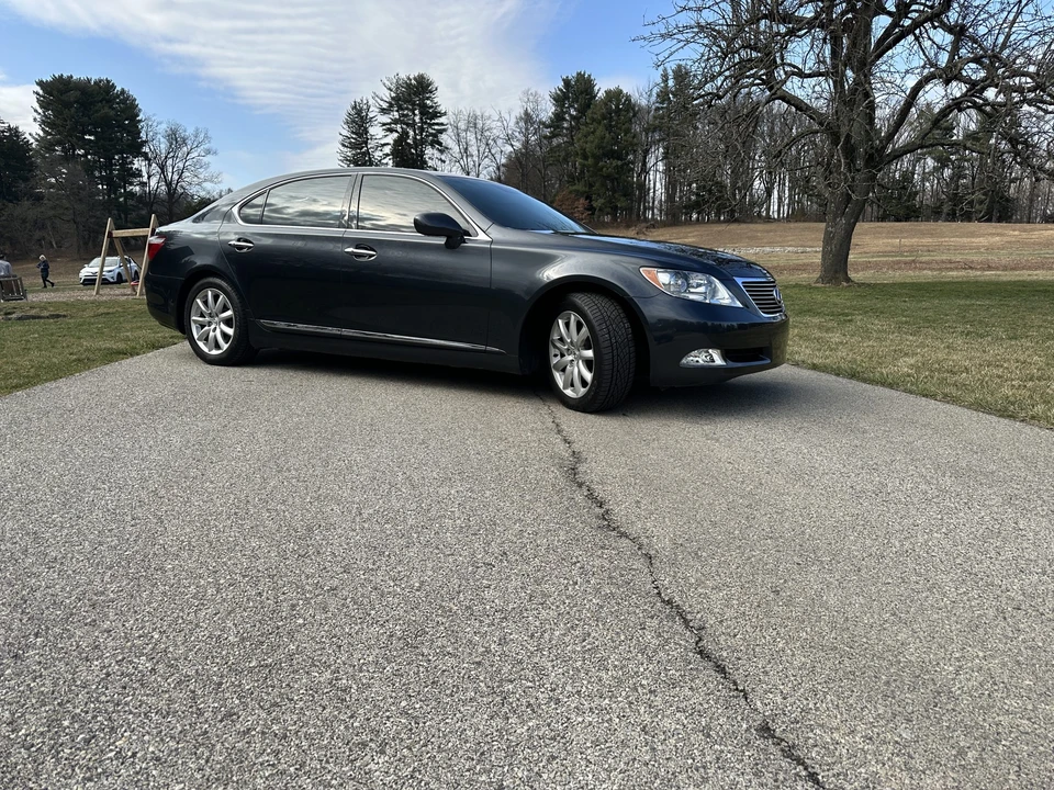 2007 Lexus LS 4th Gen - Image 6 of 31