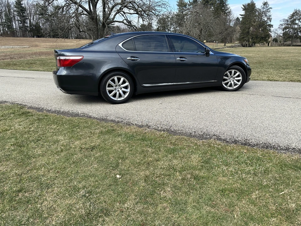 2007 Lexus LS 4th Gen - Image 7 of 31
