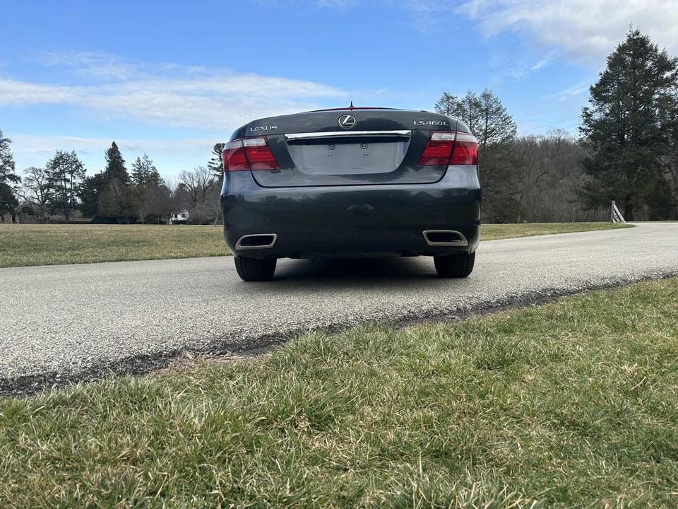 2007 Lexus LS 4th Gen - Image 13 of 31