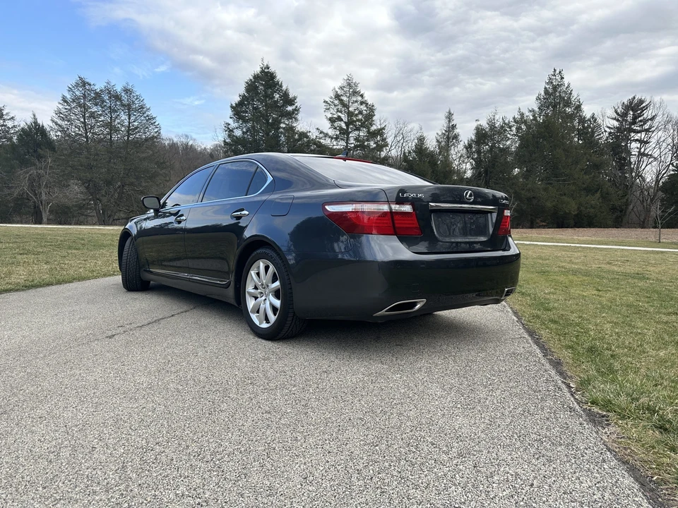 2007 Lexus LS 4th Gen - Image 16 of 31