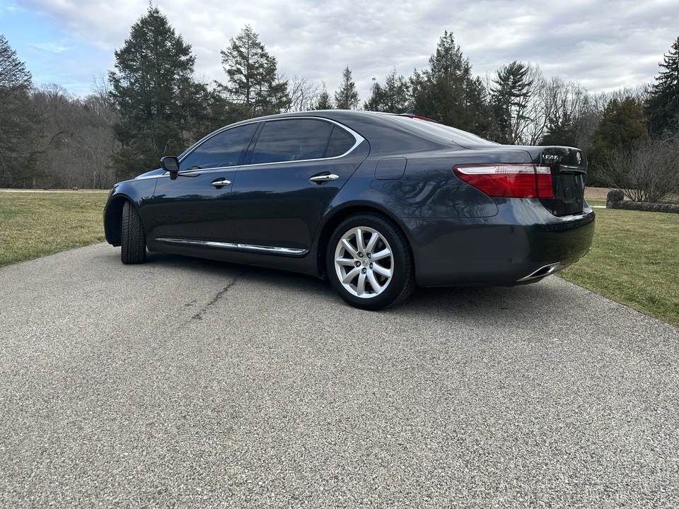 2007 Lexus LS 4th Gen - Image 17 of 31