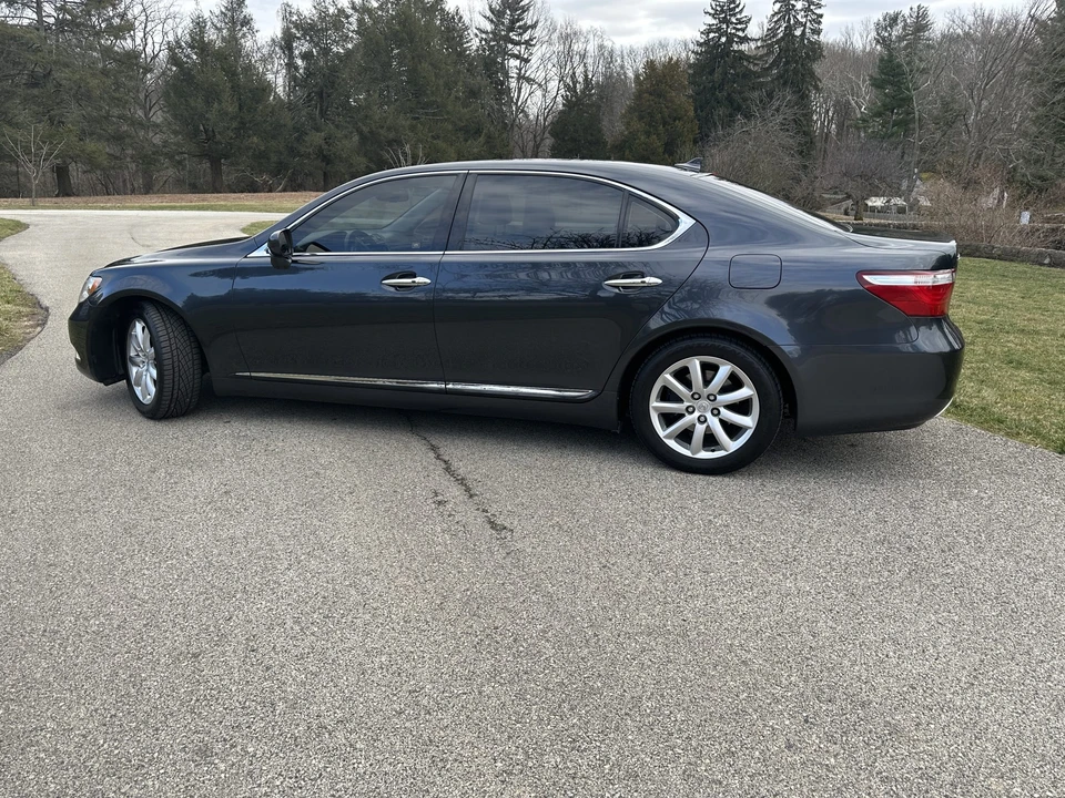 2007 Lexus LS 4th Gen - Image 18 of 31
