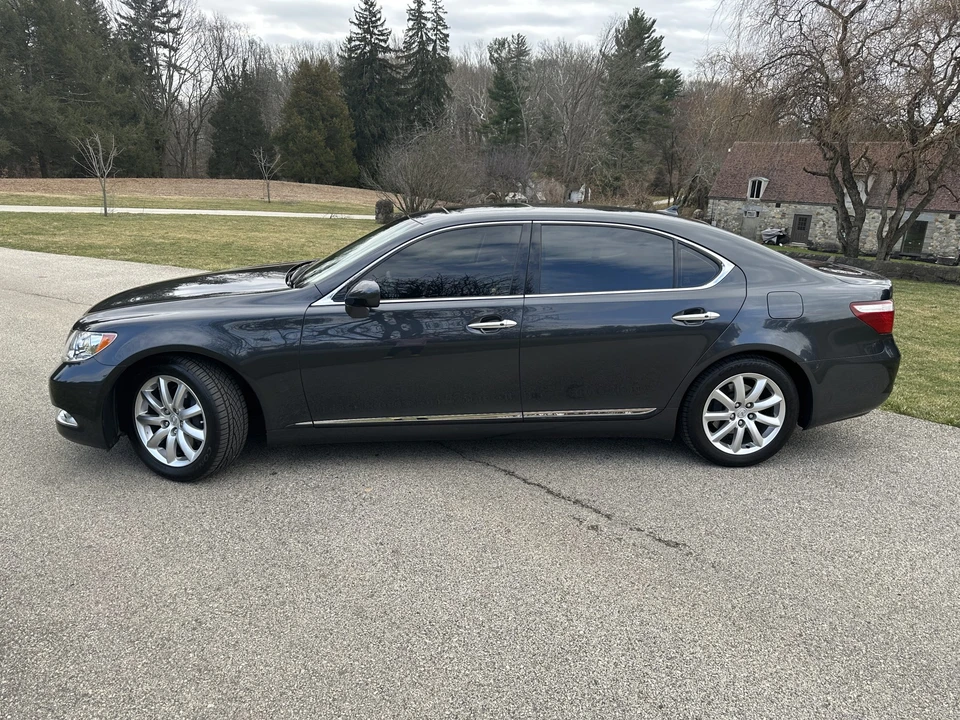 2007 Lexus LS 4th Gen - Image 19 of 31