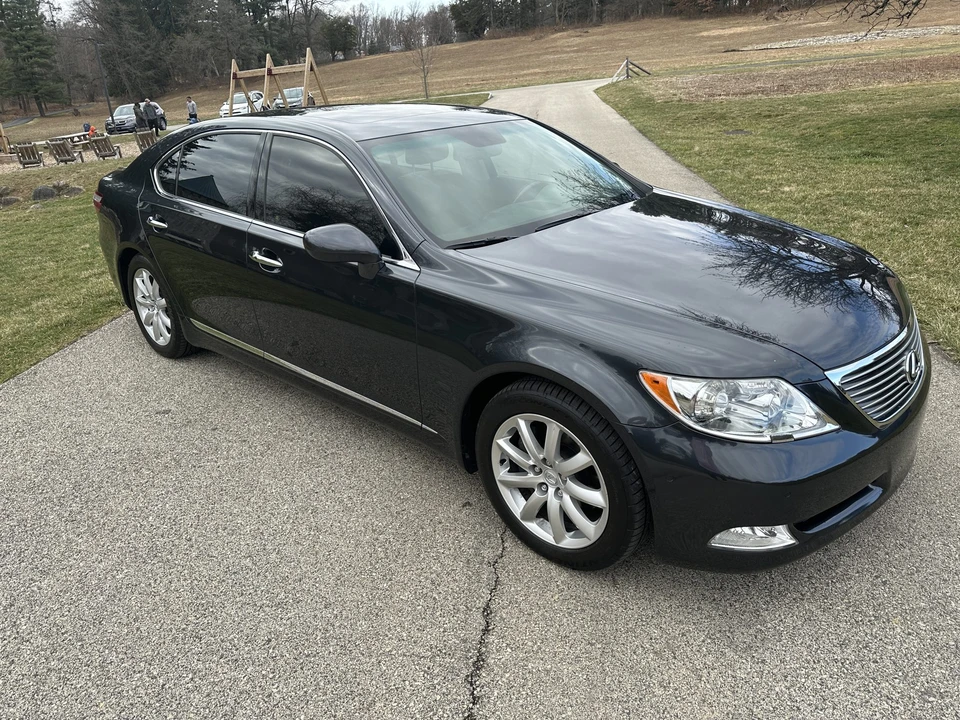 2007 Lexus LS 4th Gen - Image 5 of 31