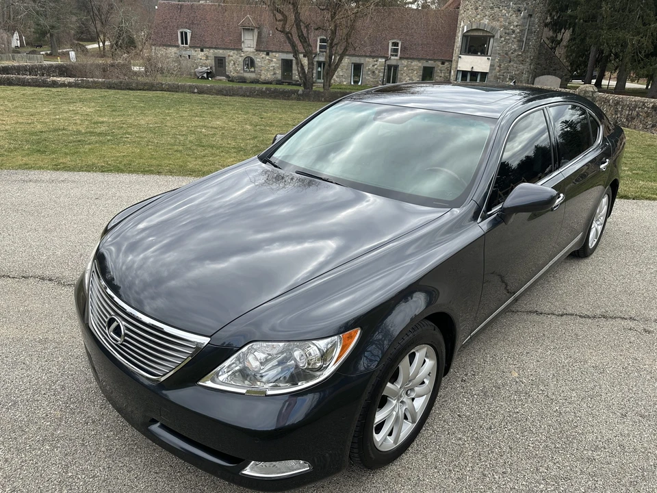 2007 Lexus LS 4th Gen - Image 2 of 31
