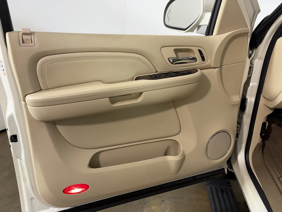 2008 Cadillac Escalade & EXT 3rd Gen - Image 19 of 31