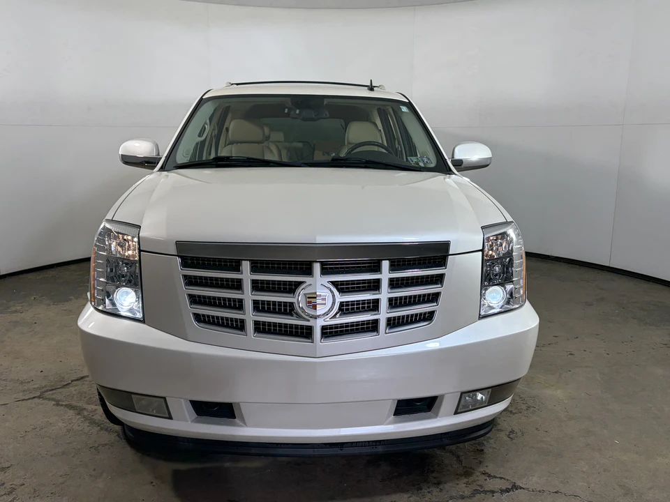 2008 Cadillac Escalade & EXT 3rd Gen - Image 2 of 31