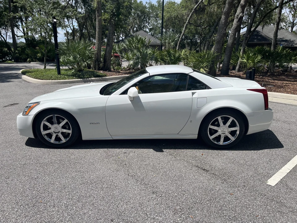 2008 Cadillac XLR - Image 7 of 31