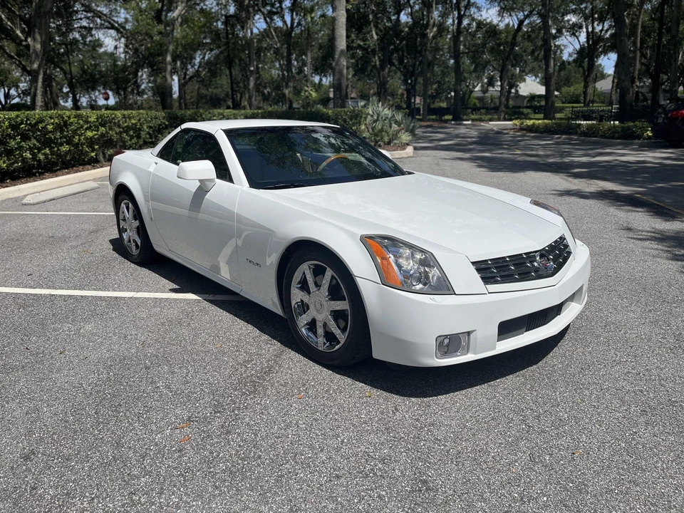 2008 Cadillac XLR - Image 2 of 31