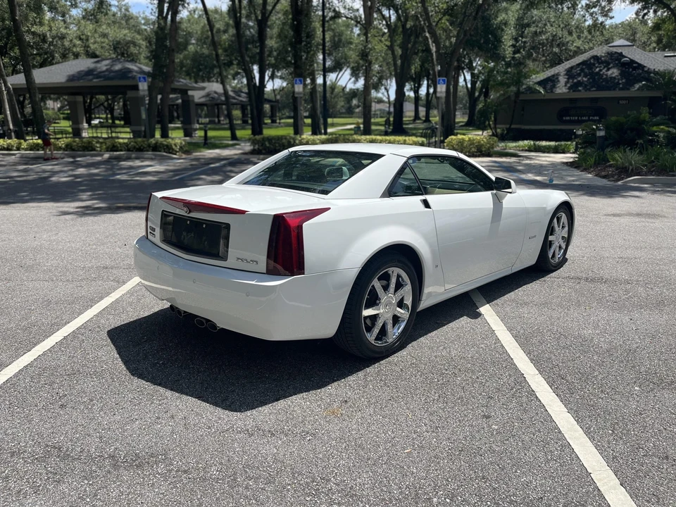 2008 Cadillac XLR - Image 4 of 31